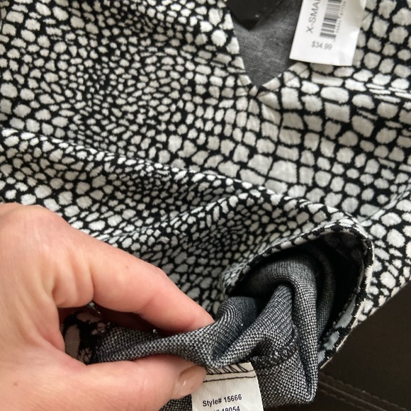 NWT necessary objects short sleeve top with shoulder cut out - Picture 4 of 4